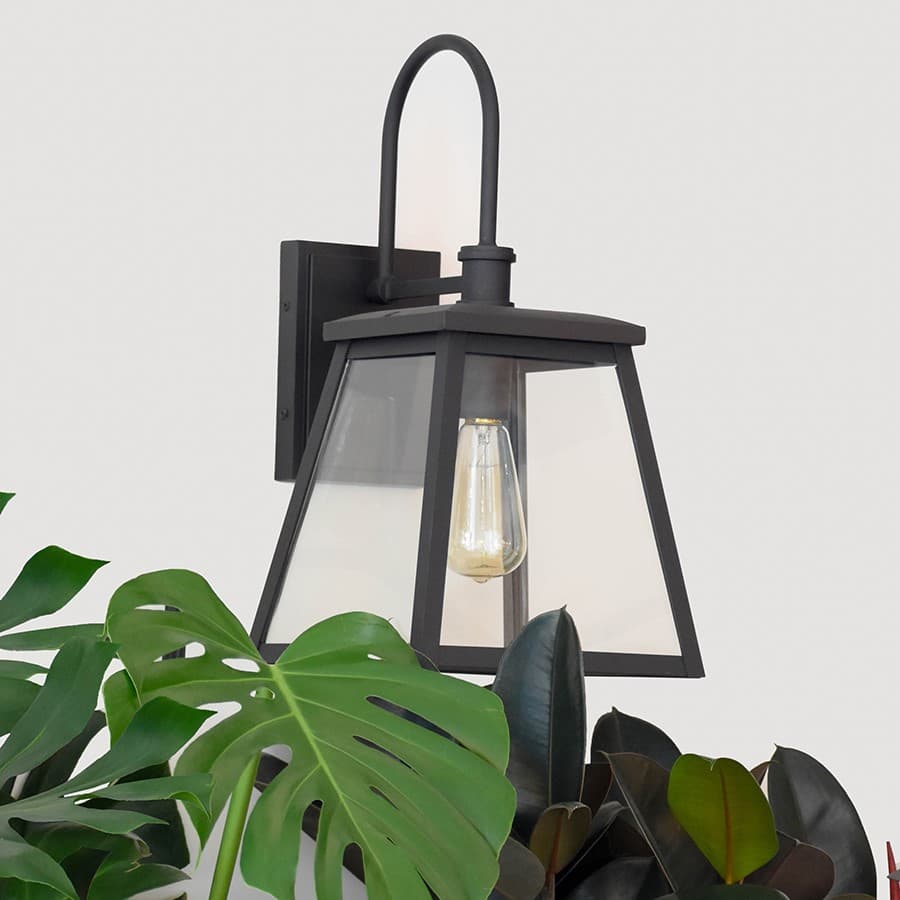 Vern 1 Light Outdoor Wall Lantern in Black-img-1