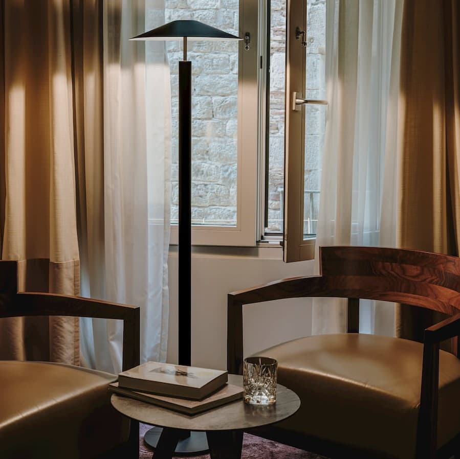 Henri LED Floor Lamp in Black-img-3