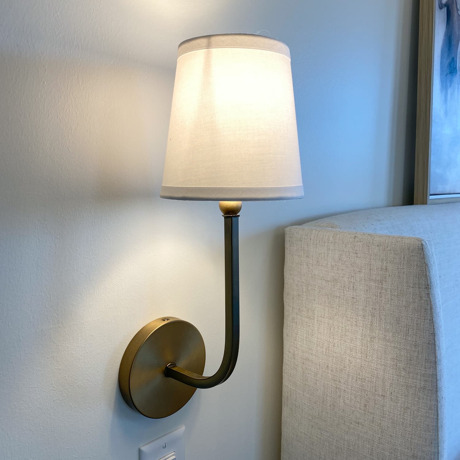 Peyton 1 Light Wall Light in Aged Brass-img-2