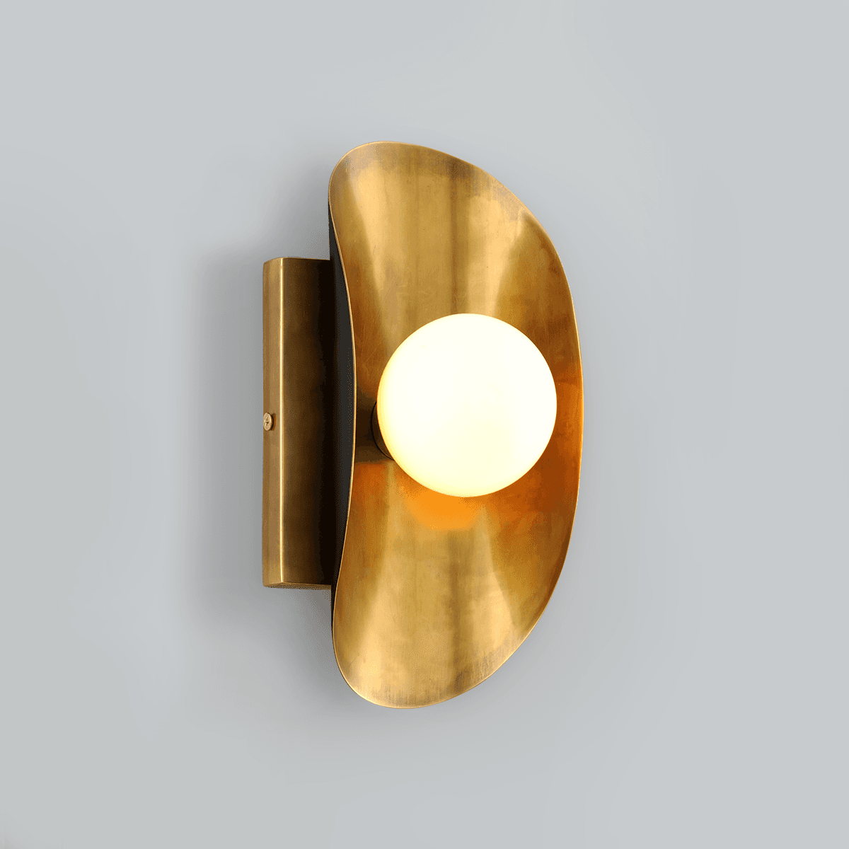 Republica 1 Light Wall Light in Vintage Brass-img-2