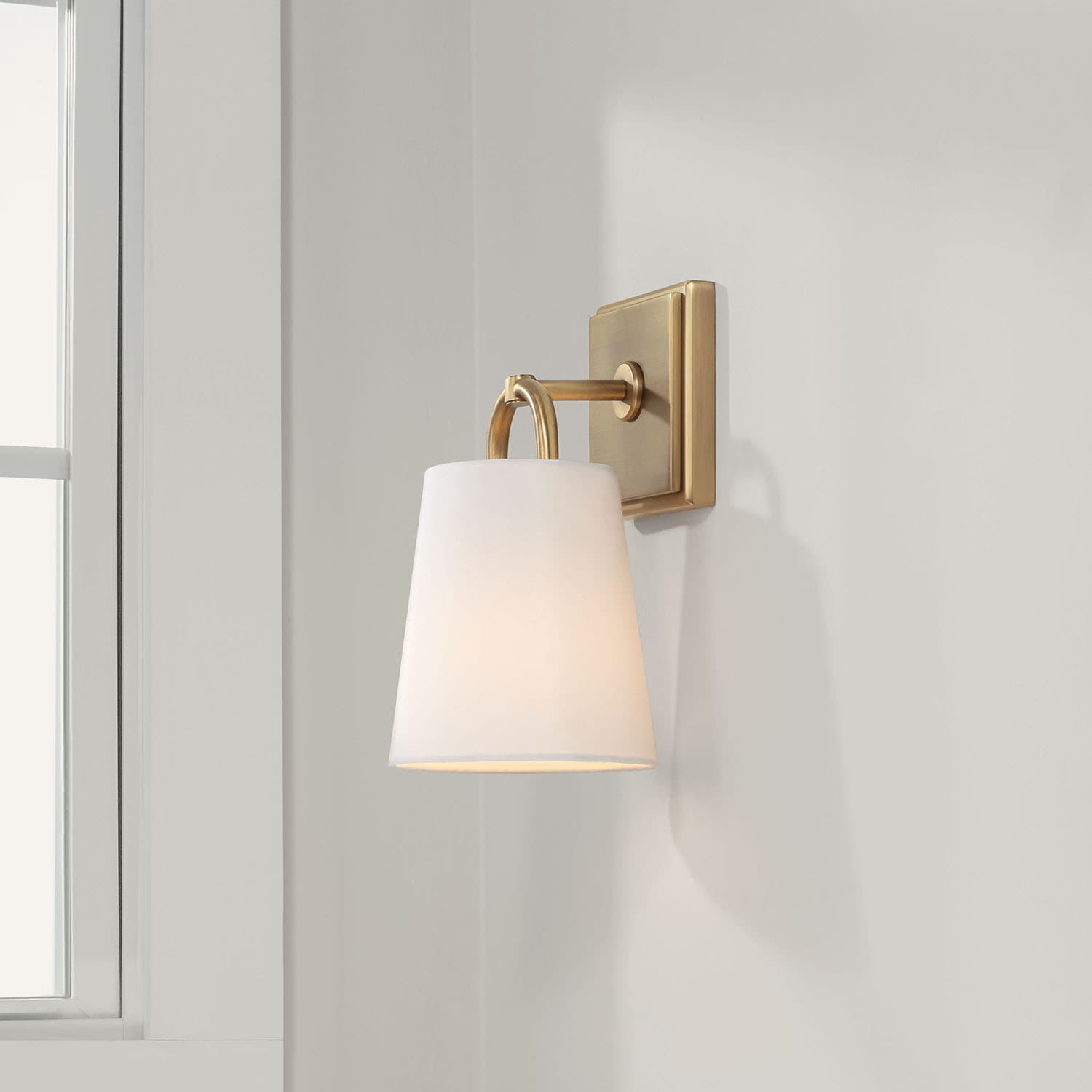 Winnie 1 Light Wall Light in Aged Brass-img-1