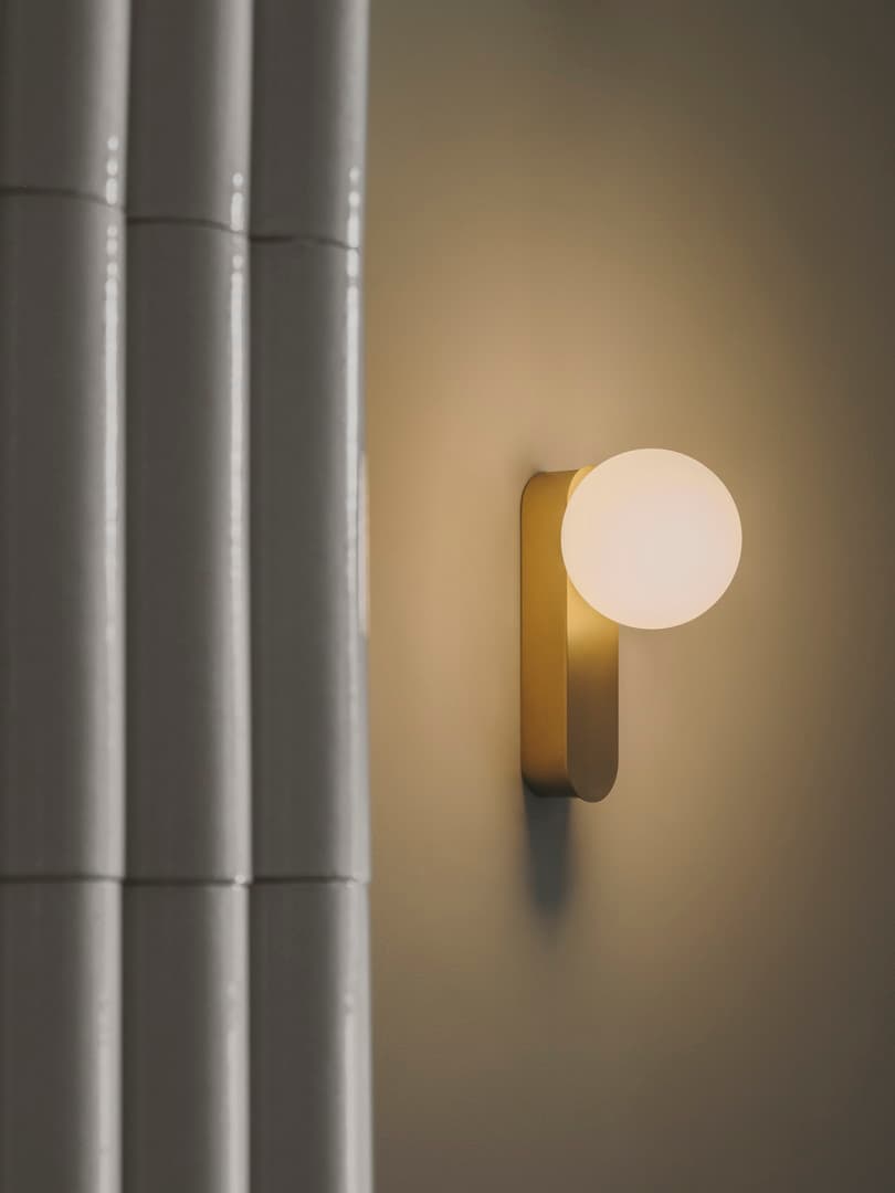 Pearl 1 Light Wall Light in Gold-img-2