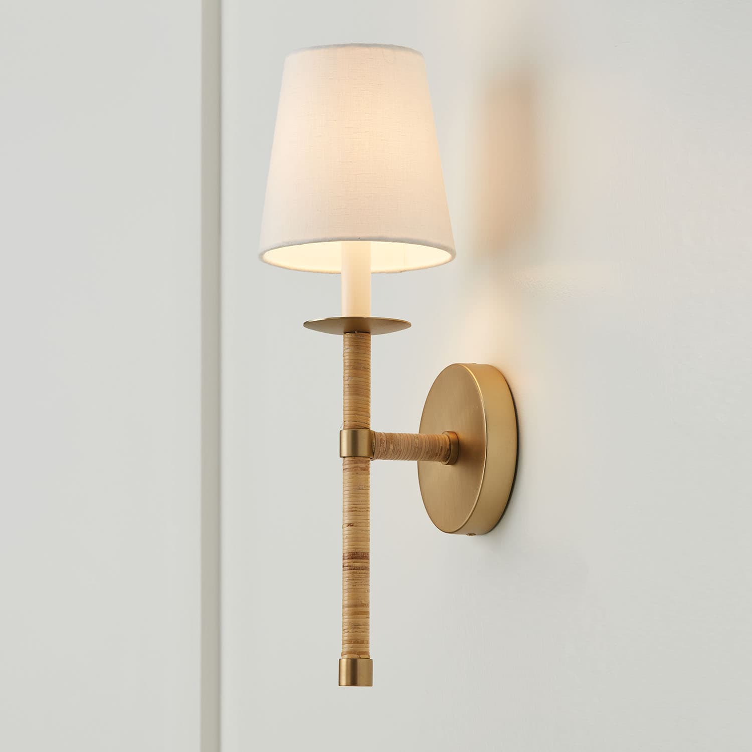 Lia 1 Light Wall Light in Matte Brass-img-7