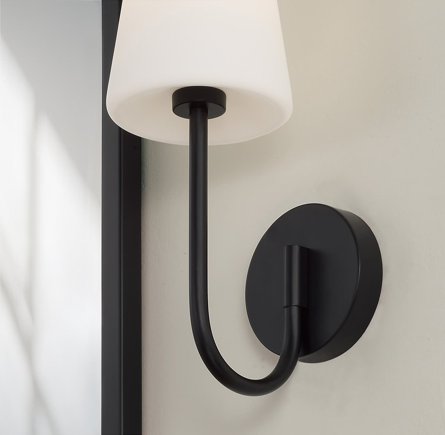 Mira 1 LT Wall Light in Matte Black