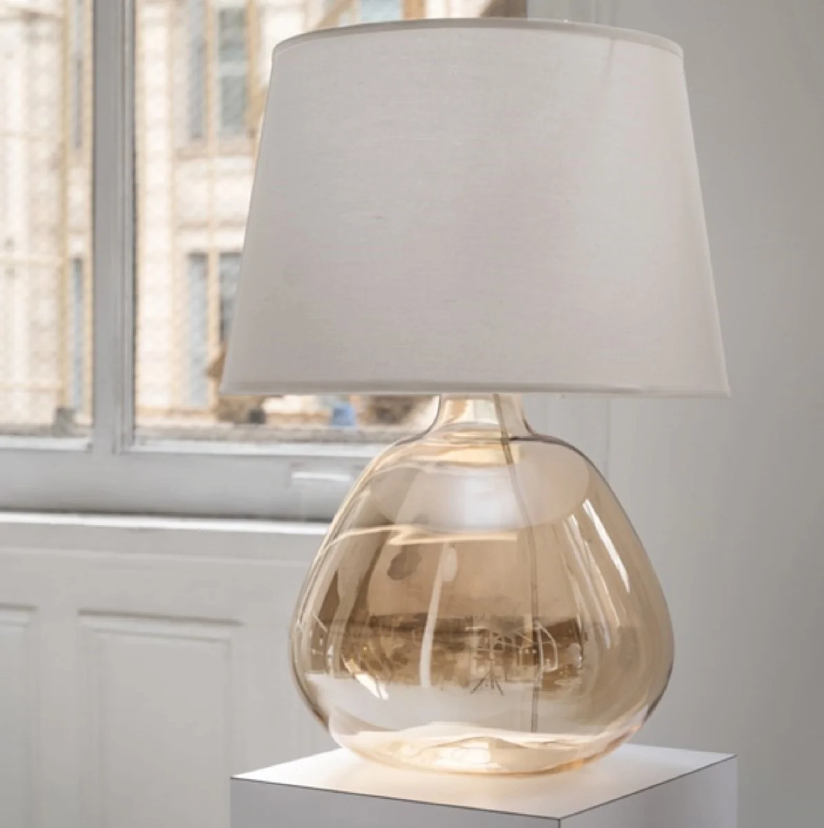 Zoi Table Lamp | Custom Lighting